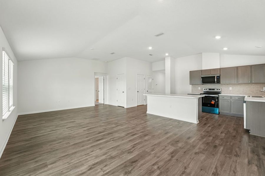 Spacious, unfurnished interior of a new home in Hawkes Meadow, Jacksonville (Image 5). Spacious, unfurnished interior of a new home in Hawkes Meadow, Jacksonville (Image 5).