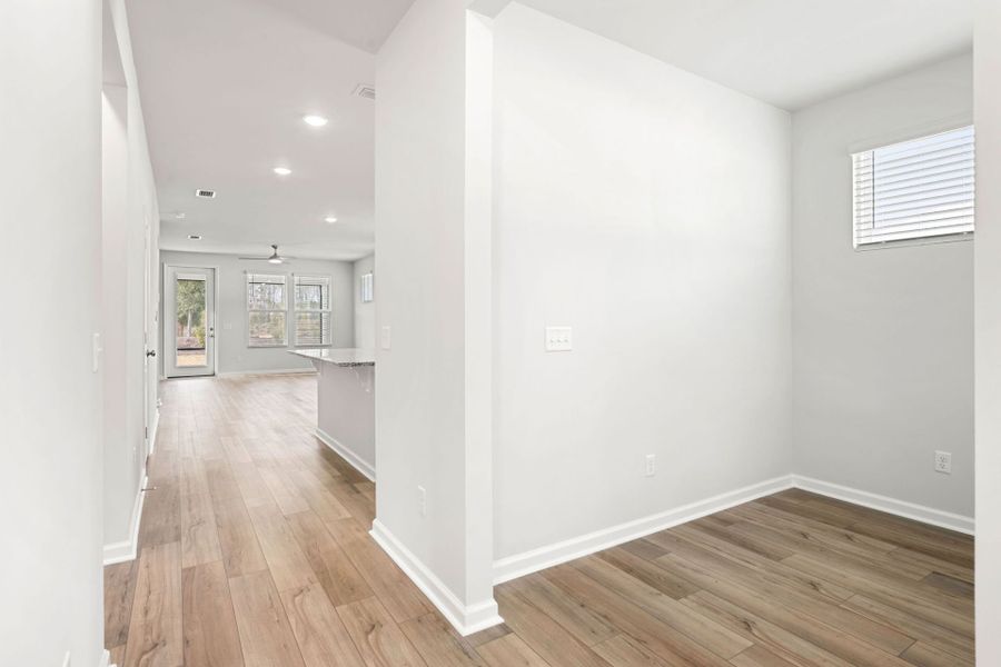 Spacious, unfurnished interior of a new home in Del Webb Savannah at Heartwood, Richmond Hill (Image 13).