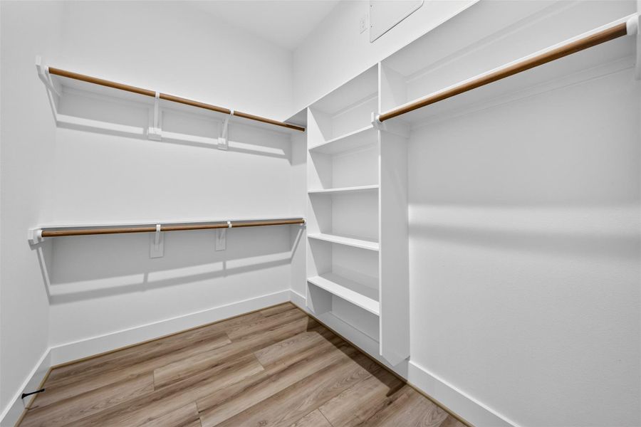 Spacious, unfurnished interior of a new home in , Houston (Image 36).