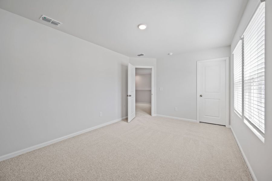 Spacious, unfurnished interior of a new home in Grand Arbor, Blythewood (Image 23).