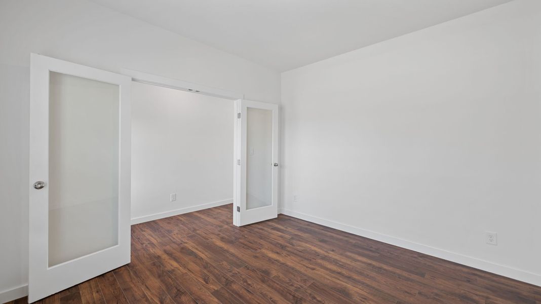 Spacious, unfurnished interior of a new home in The Cove at Thrasher Landing, Hixson (Image 12).