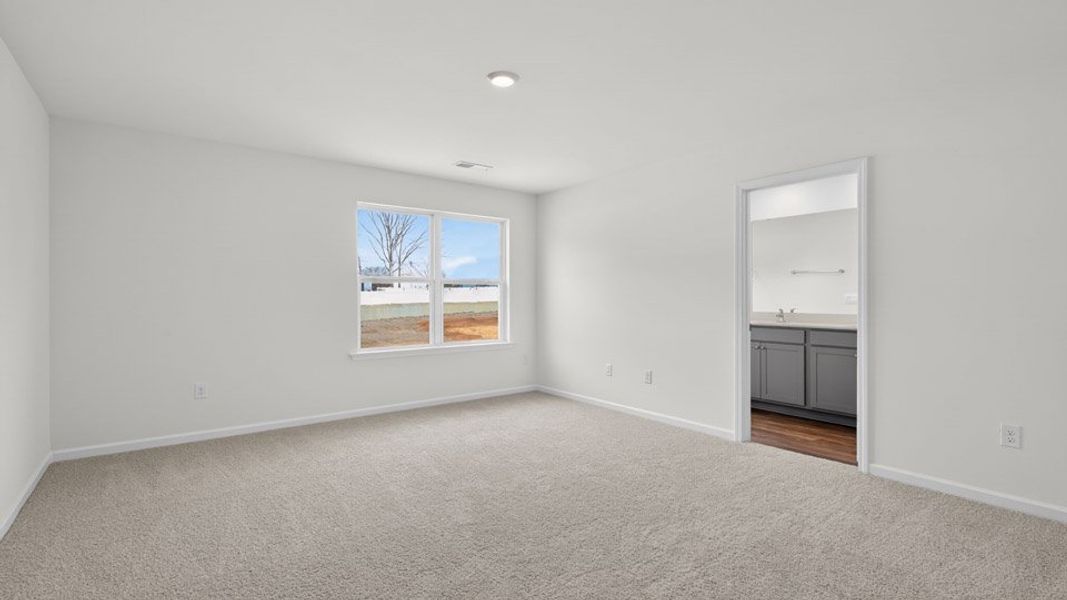 Spacious, unfurnished interior of a new home in Faircrest, Greensboro (Image 22).