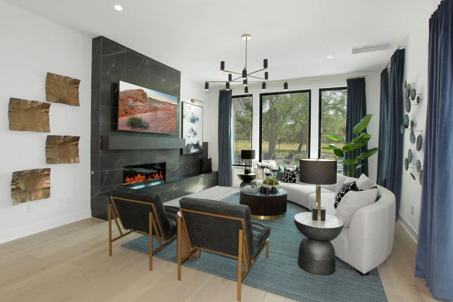 The Lynmar II Family Room