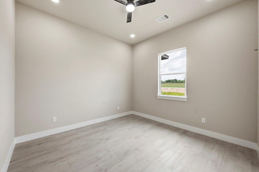 Spacious, unfurnished interior of a new home in , Franklin (Image 25).