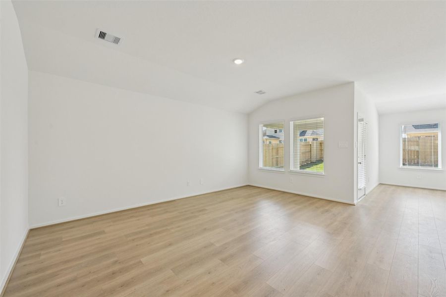 Photo is not of the actual home, but is an inspirational photo of builder’s model home and may depict options, furnishings, and/or decorator features that are not included Photo is not of the actual home, but is an inspirational photo of builder’s model home and may depict options, furnishings, and/or decorator features that are not included