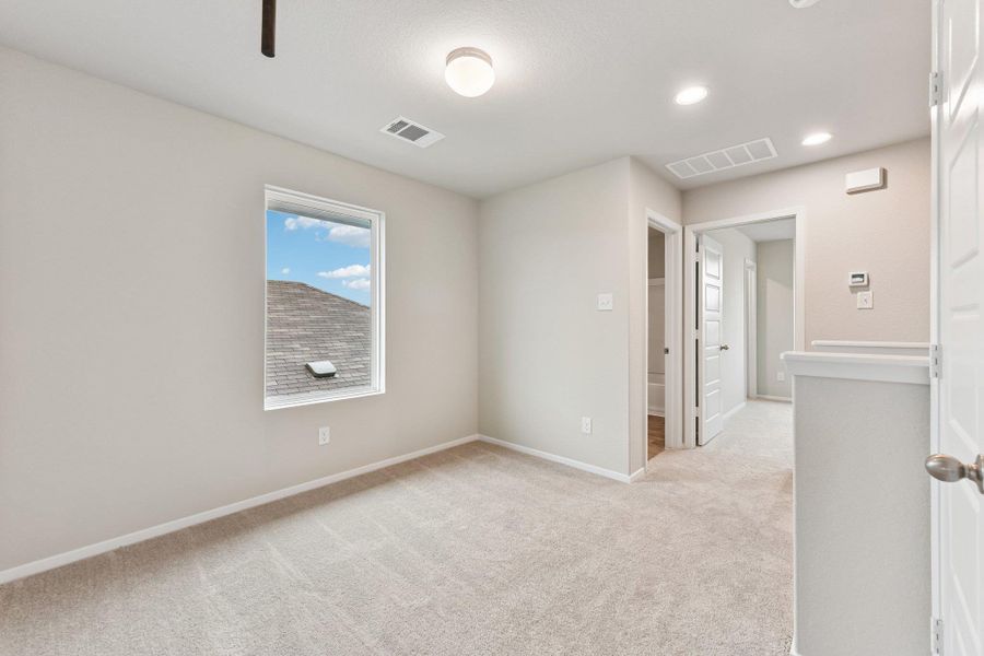 Spacious, unfurnished interior of a new home in Hymeadow, San Marcos (Image 30). Spacious, unfurnished interior of a new home in Hymeadow, San Marcos (Image 30).