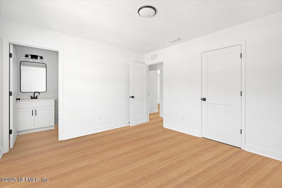 Spacious, unfurnished interior of a new home in , Keystone Heights (Image 17).