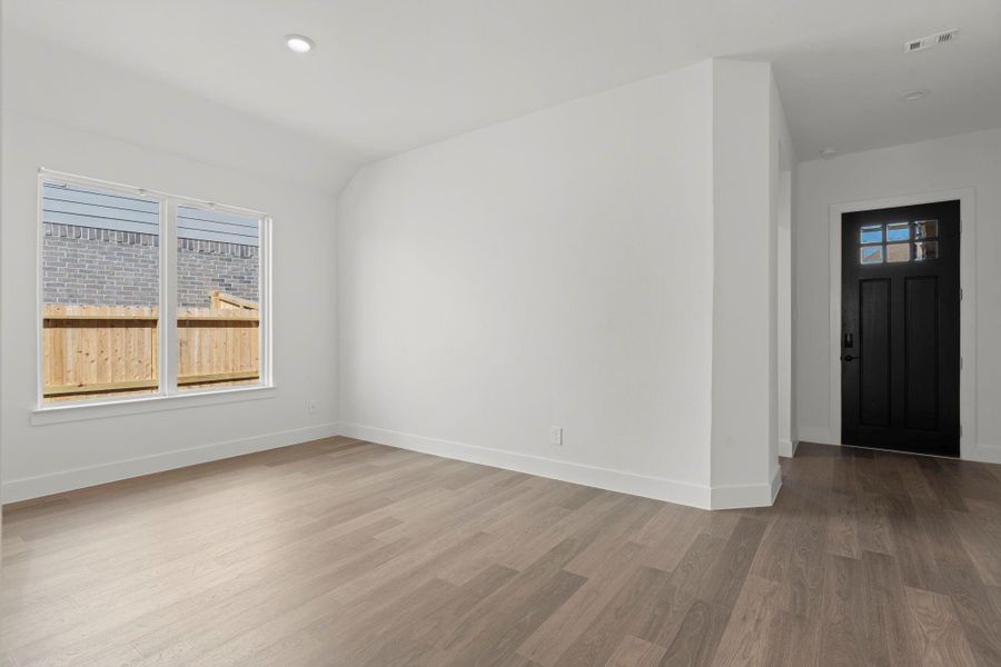 Spacious, unfurnished interior of a new home in Westland Ranch 60' Homesites, League City (Image 40). Spacious, unfurnished interior of a new home in Westland Ranch 60' Homesites, League City (Image 40).