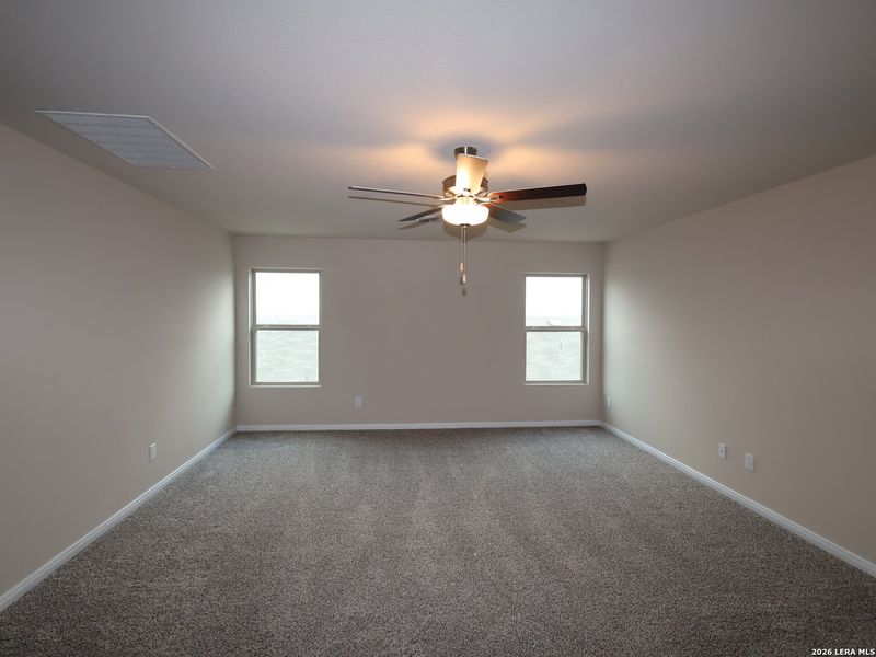 Spacious, unfurnished interior of a new home in Agave, San Antonio (Image 21).