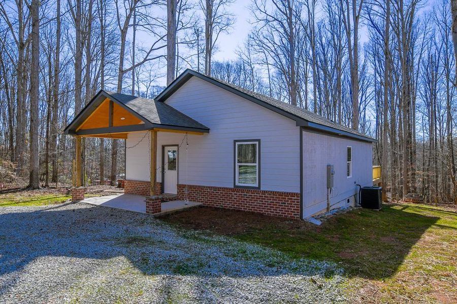 Exterior details and patio area of a home in , Commerce (Image 28).