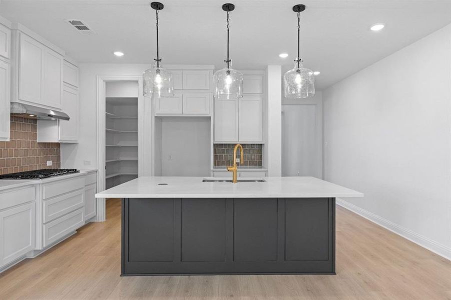 DAL_Painted Tree_Easton_3925 Menard Street (8) DAL_Painted Tree_Easton_3925 Menard Street (8)