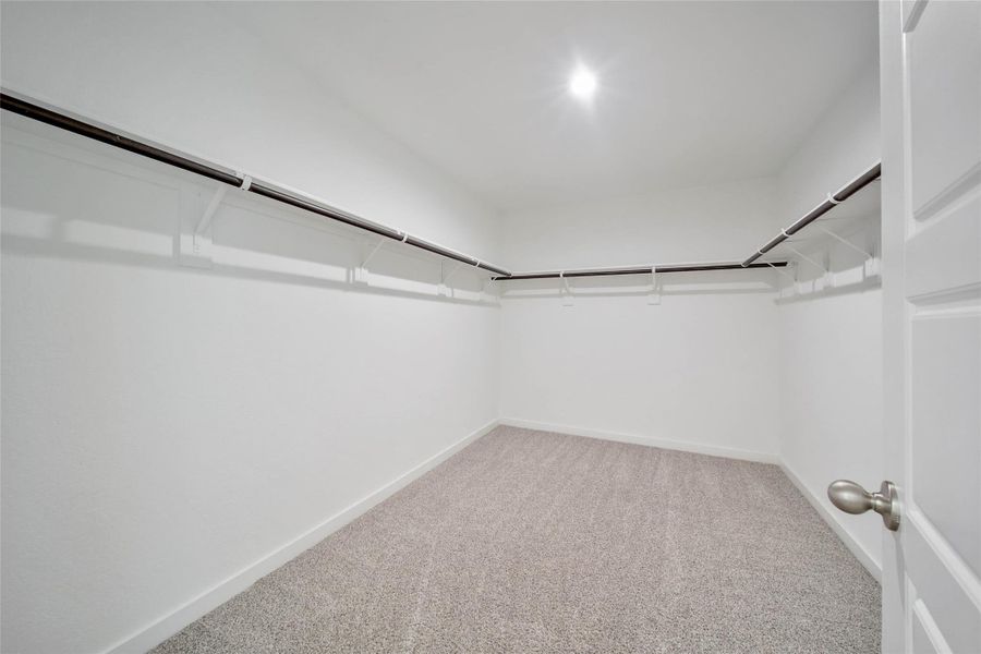 Spacious, unfurnished interior of a new home in City Gate, Houston (Image 27).