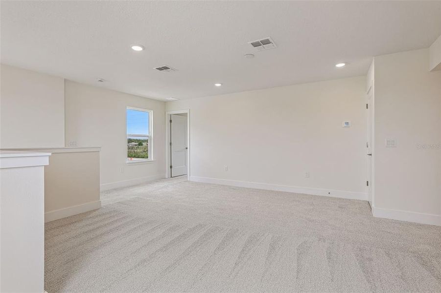 Spacious, unfurnished interior of a new home in Lakeside at Satilla, St. Cloud (Image 41). Spacious, unfurnished interior of a new home in Lakeside at Satilla, St. Cloud (Image 41).