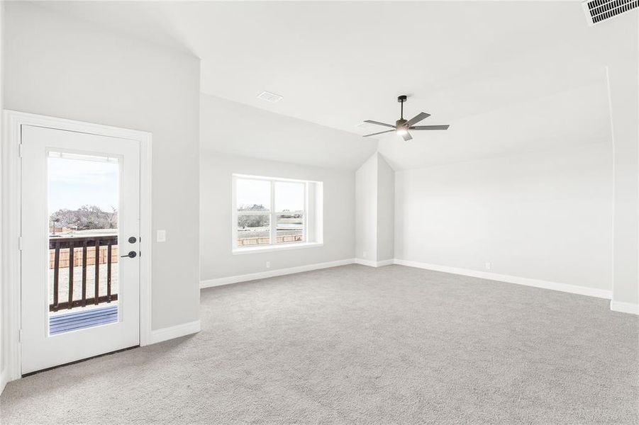 Spacious, unfurnished interior of a new home in Crystal Lake Estates, Red Oak (Image 39).