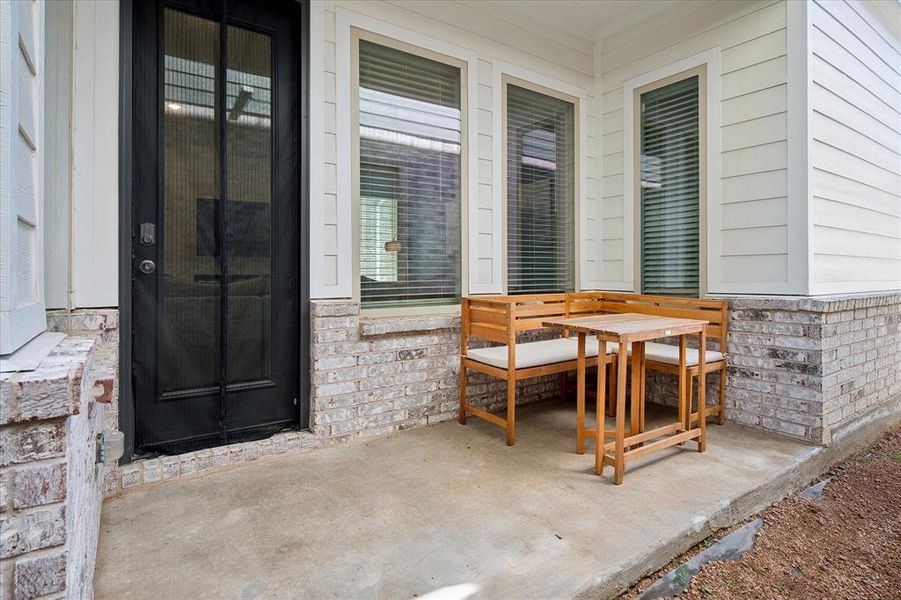 Exterior details and patio area of a home in Bayside, Rowlett (Image 4).