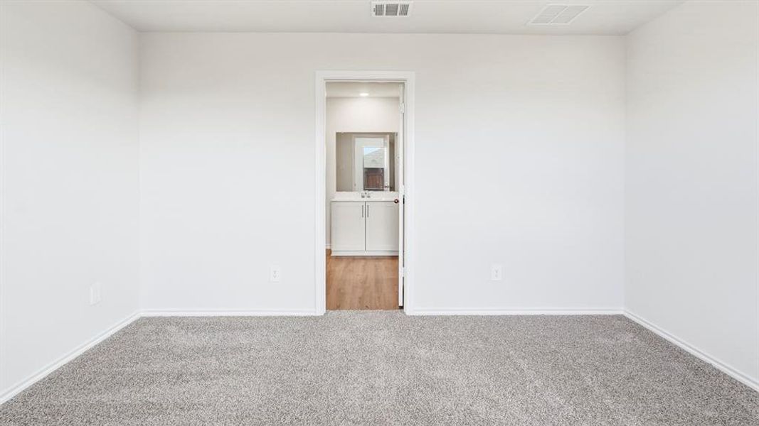 Spacious, unfurnished interior of a new home in Asher Oaks, Bonham (Image 28).