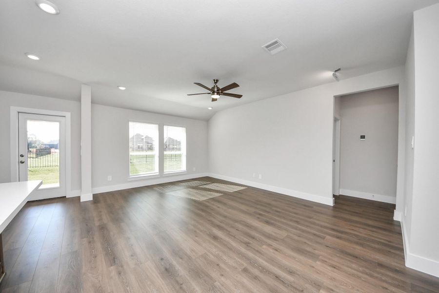 Spacious, unfurnished interior of a new home in Laurel Landing: Landmark Collection, Alvin (Image 19). Spacious, unfurnished interior of a new home in Laurel Landing: Landmark Collection, Alvin (Image 19).