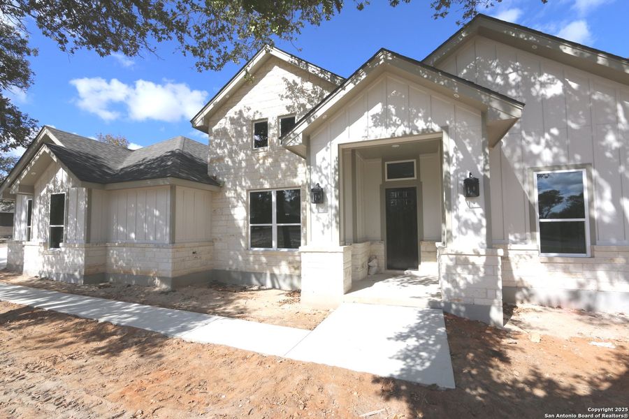 In-progress construction of a new home in , La Vernia, TX (Image 44).