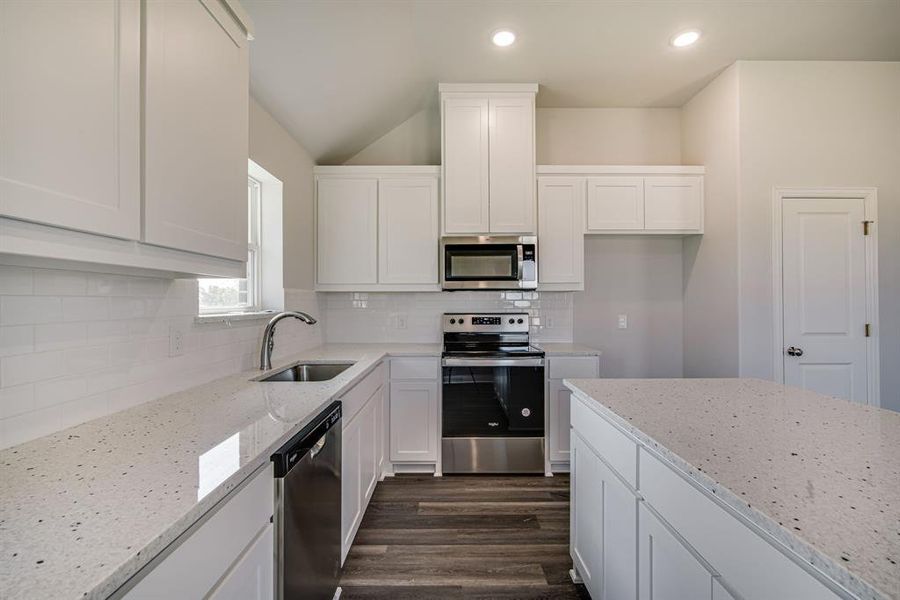 Furnished interior view inside a new home in , Corsicana (Image 5).