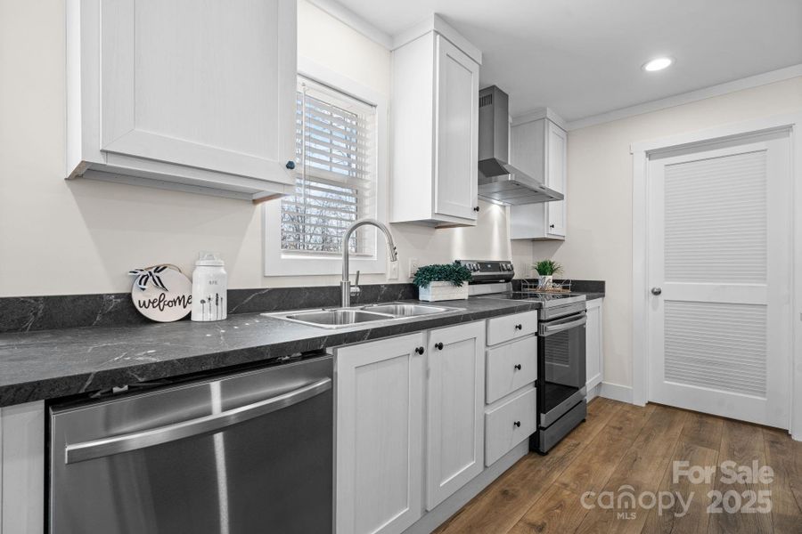 Furnished interior view inside a new home in , Statesville (Image 7).