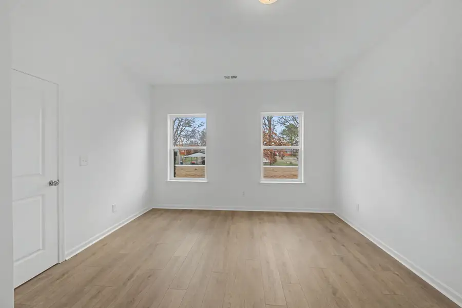 Spacious, unfurnished interior of a new home in Sweetbriar Place, Lebanon (Image 11). Spacious, unfurnished interior of a new home in Sweetbriar Place, Lebanon (Image 11).