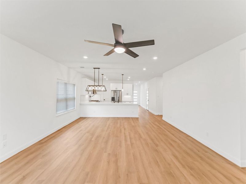 Spacious, unfurnished interior of a new home in Hill & Dale Ranch, Splendora (Image 25).