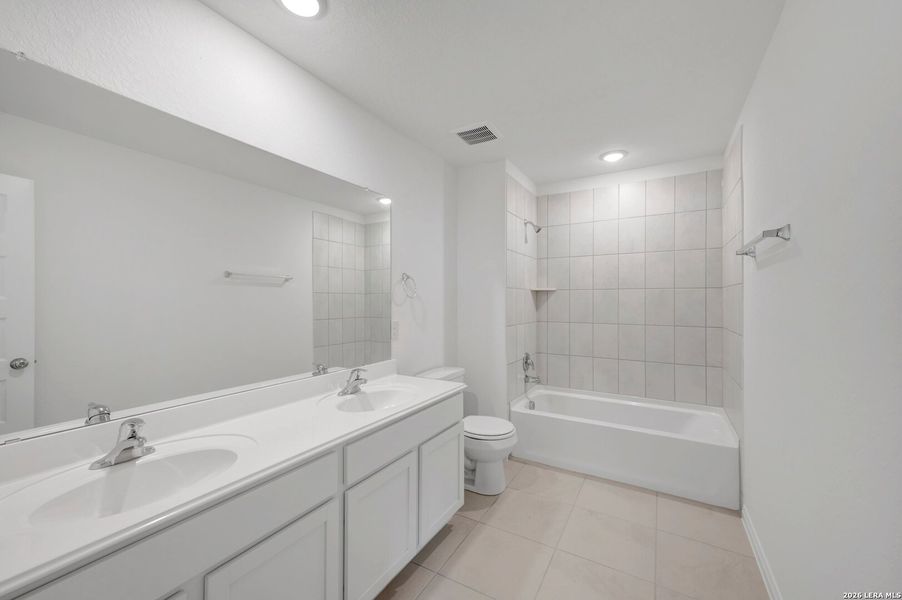 Furnished interior view inside a new home in Mesquite Ridge, San Antonio (Image 7).