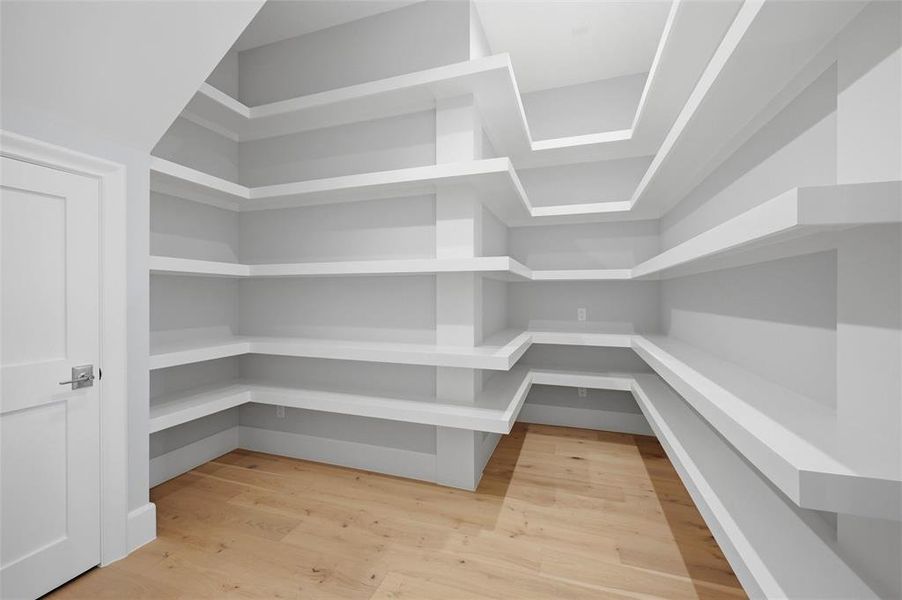 Spacious, unfurnished interior of a new home in , Dallas (Image 25).