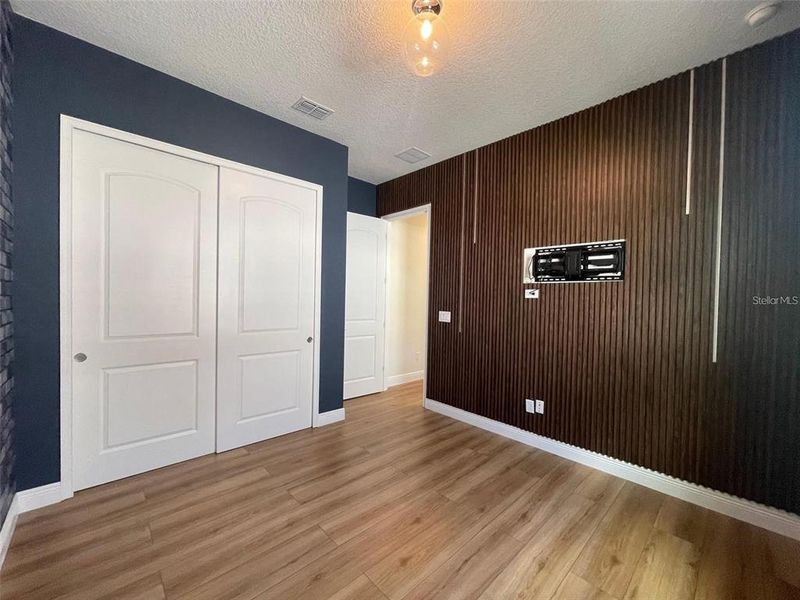 Spacious, unfurnished interior of a new home in , Orlando (Image 16).