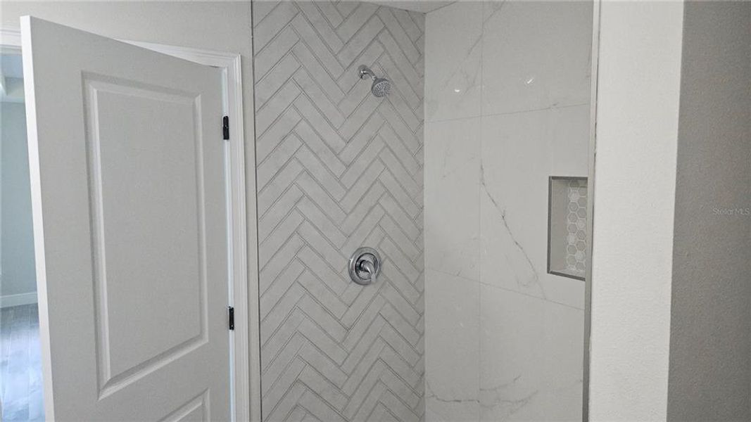 MASTER BATHROOM MASTER BATHROOM