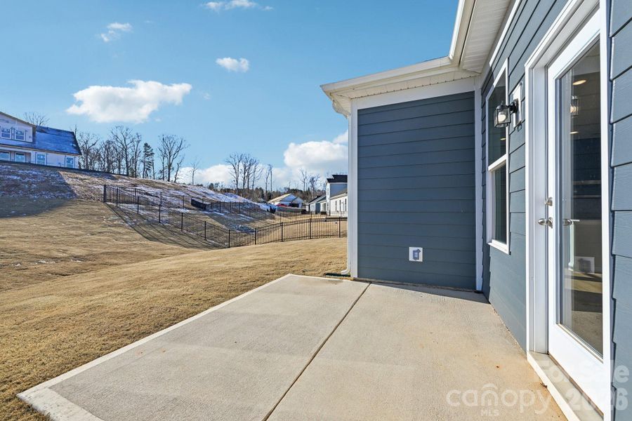 Exterior details and patio area of a home in , Cramerton (Image 4).