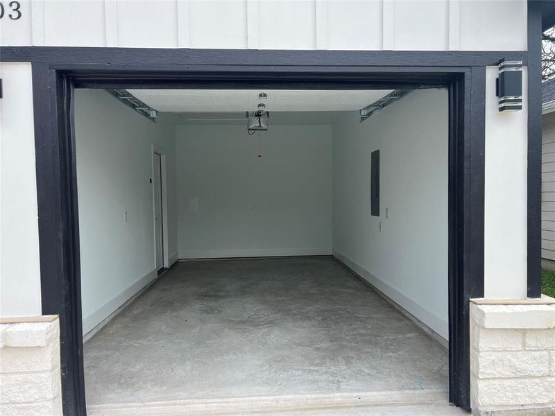 1-Car Garage