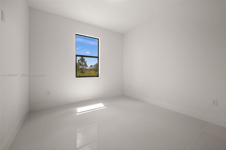 Spacious, unfurnished interior of a new home in , Lehigh Acres (Image 18).