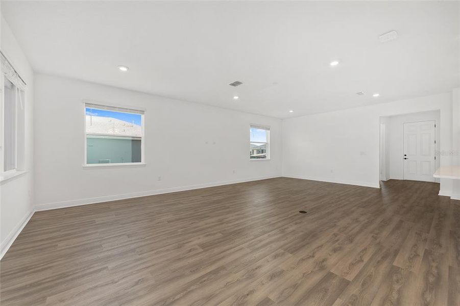 Spacious, unfurnished interior of a new home in , Ocala (Image 30).