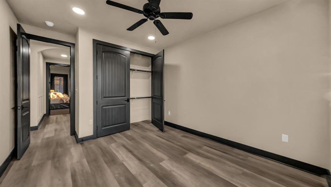 Spacious, unfurnished interior of a new home in Saddle Crest Estates, Weatherford (Image 21).