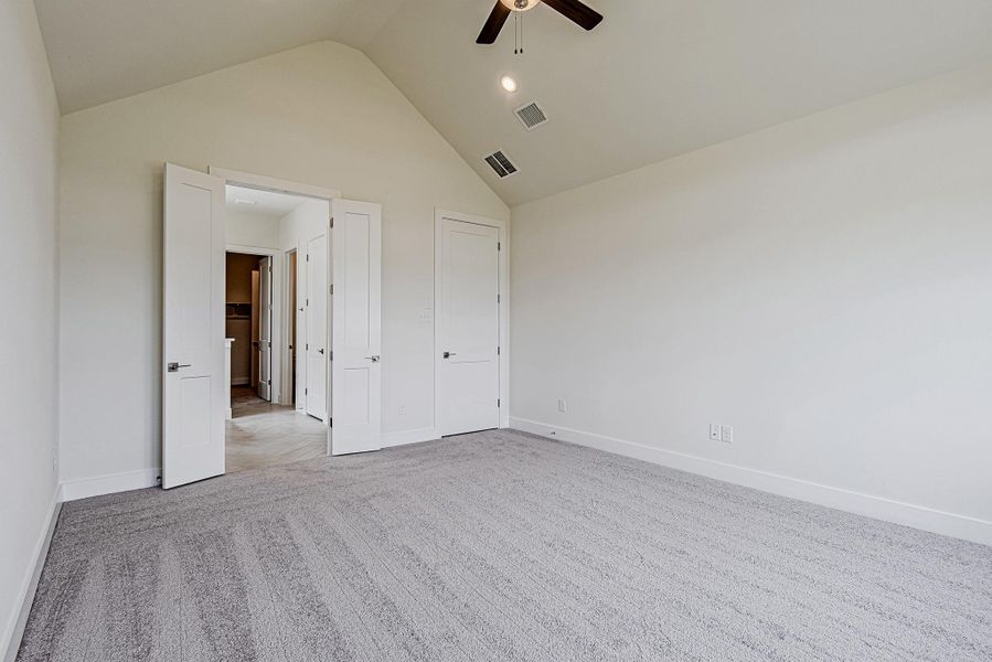 Private owner's retreat offering generous dimensions and a calming atmosphere Private owner's retreat offering generous dimensions and a calming atmosphere