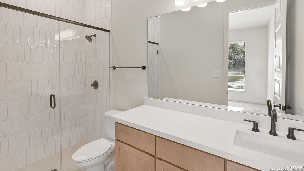 Furnished interior view inside a new home in George's Ranch Acre, Boerne (Image 5).