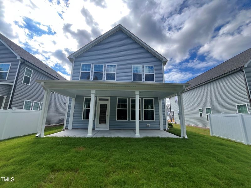 Large Covered Back Porch w/Patio