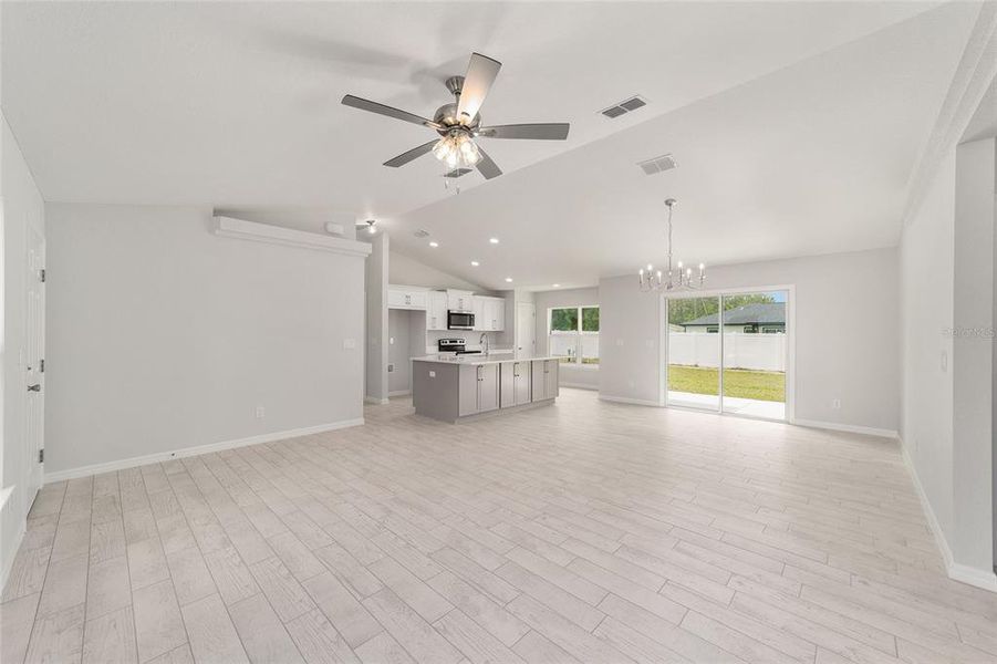 Spacious, unfurnished interior of a new home in , Ocala (Image 16).