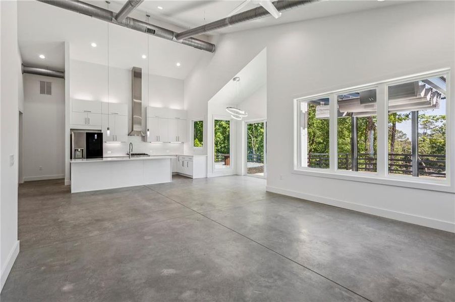 Spacious, unfurnished interior of a new home in , Marietta (Image 24).