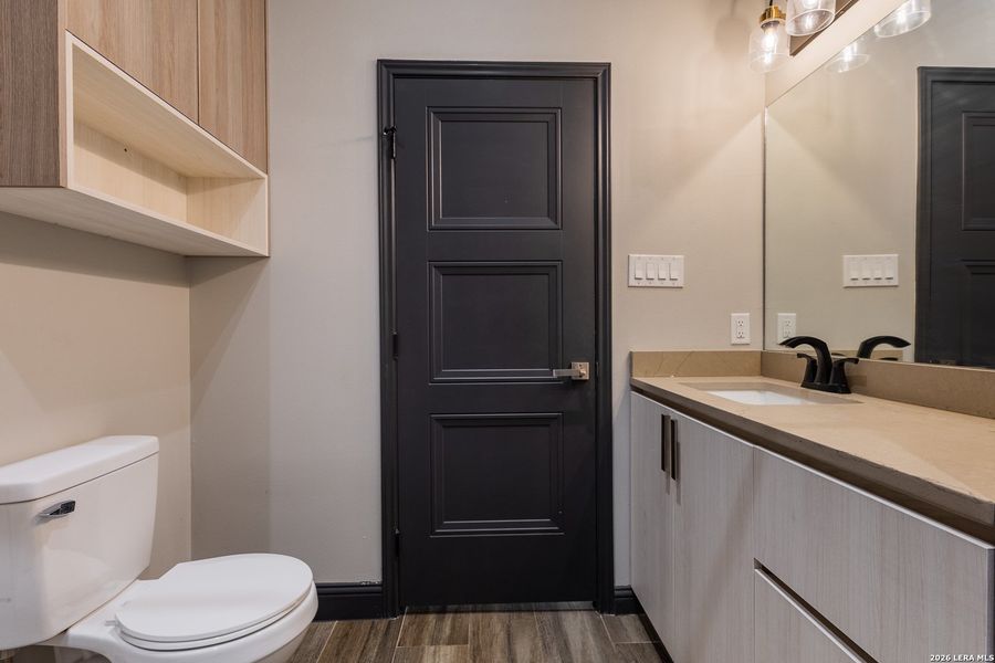 Furnished interior view inside a new home in , Eagle Pass (Image 12).