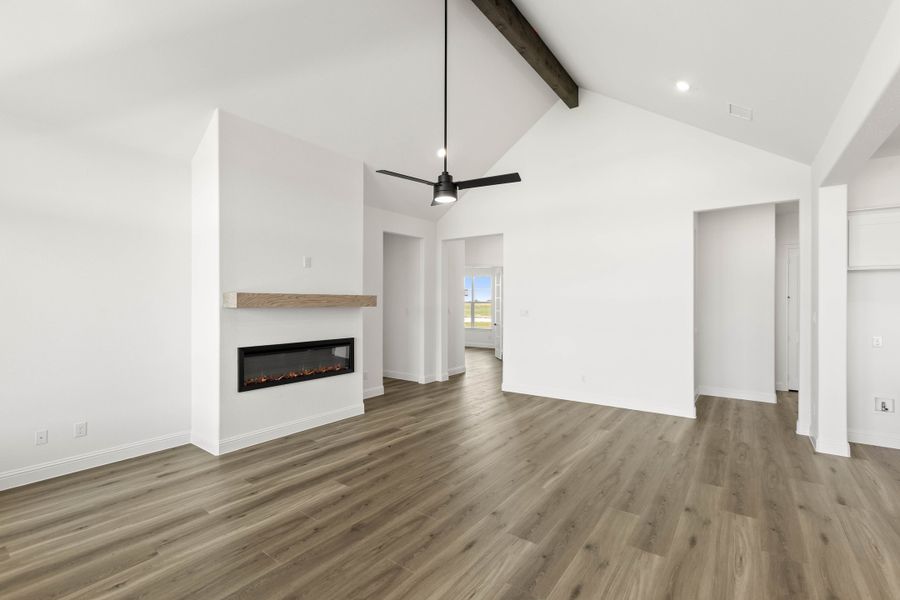 Spacious, unfurnished interior of a new home in Pecan Acres, Red Oak (Image 17). Spacious, unfurnished interior of a new home in Pecan Acres, Red Oak (Image 17).