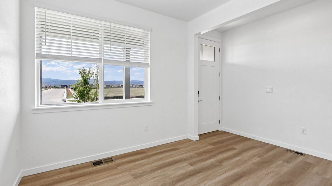 Spacious, unfurnished interior of a new home in Silver Peaks, Lochbuie (Image 12). Spacious, unfurnished interior of a new home in Silver Peaks, Lochbuie (Image 12).