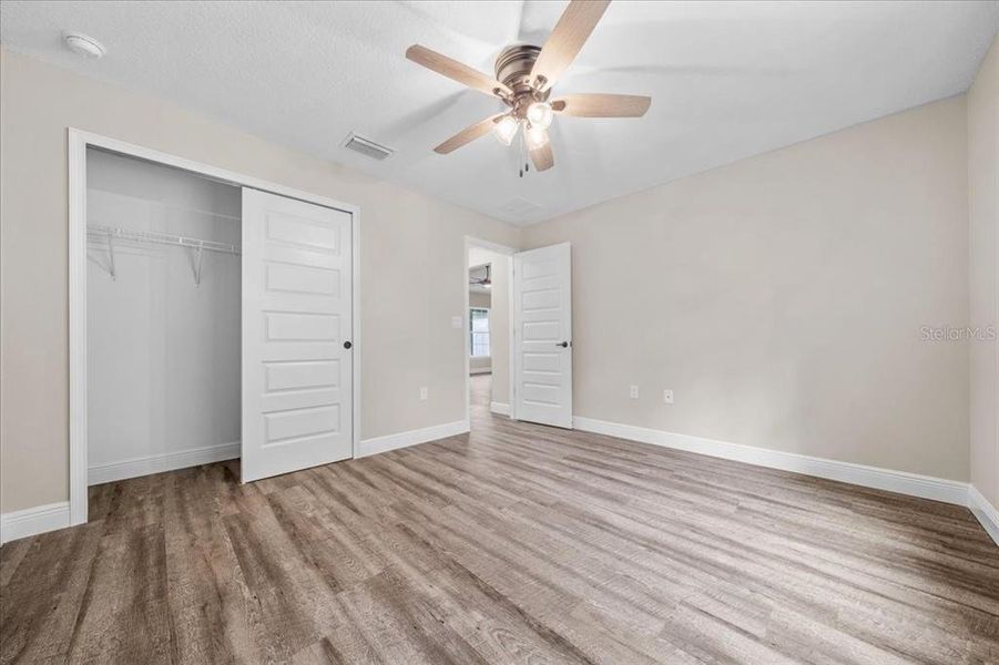 Spacious, unfurnished interior of a new home in , Dunnellon (Image 18).