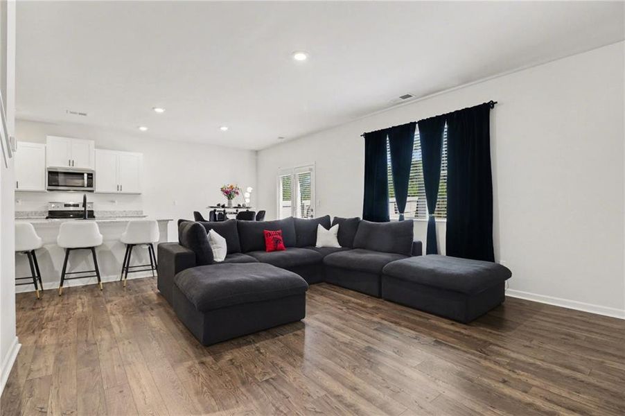 Furnished interior view inside a new home in , Dallas (Image 5). Furnished interior view inside a new home in , Dallas (Image 5).