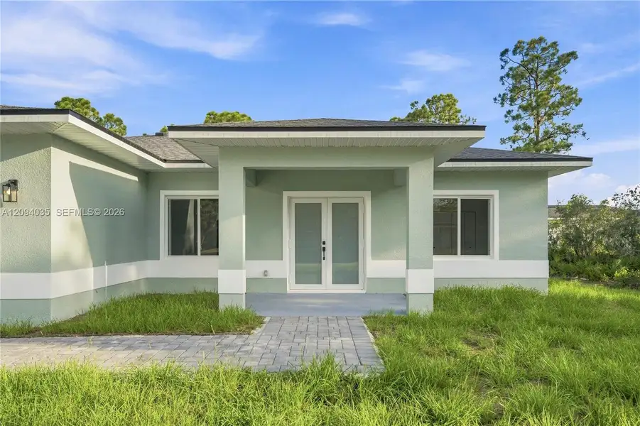 Exterior details and patio area of a home in , Sebring (Image 1). Exterior details and patio area of a home in , Sebring (Image 1).