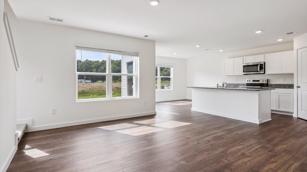 Furnished interior view inside a new home in Emory Creek, Harriman (Image 5).