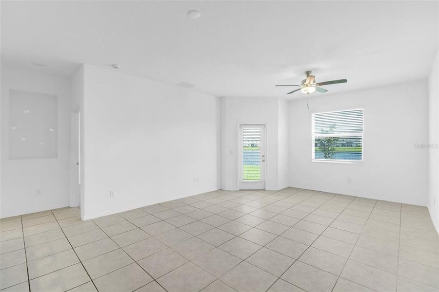 Spacious, unfurnished interior of a new home in , San Antonio (Image 11).