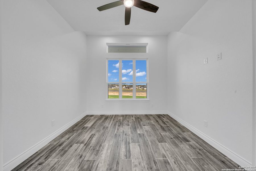 Spacious, unfurnished interior of a new home in , La Vernia (Image 41).