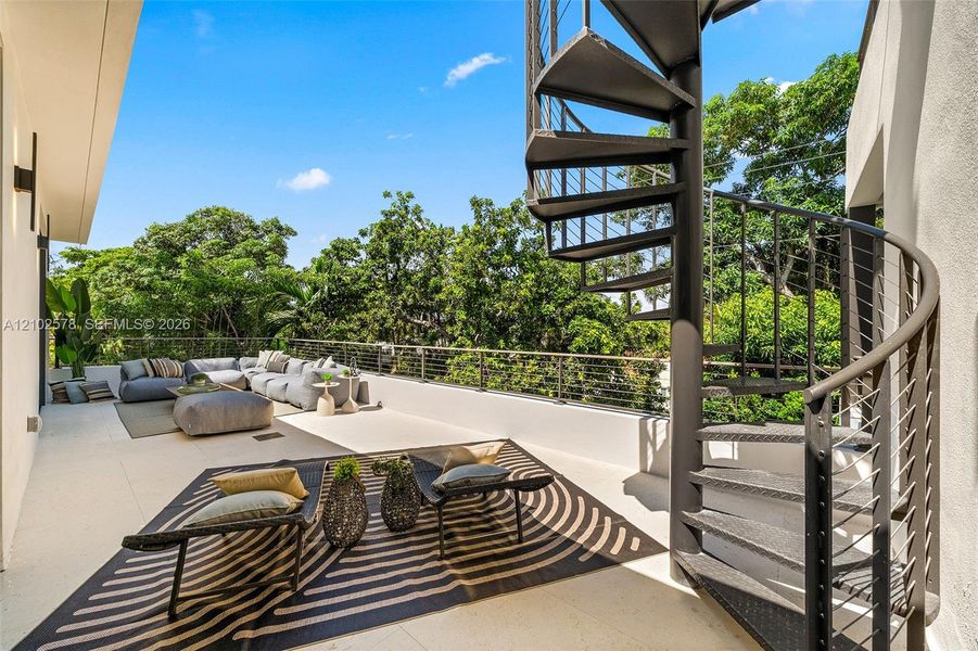 Exterior details and patio area of a home in , Miami (Image 26).